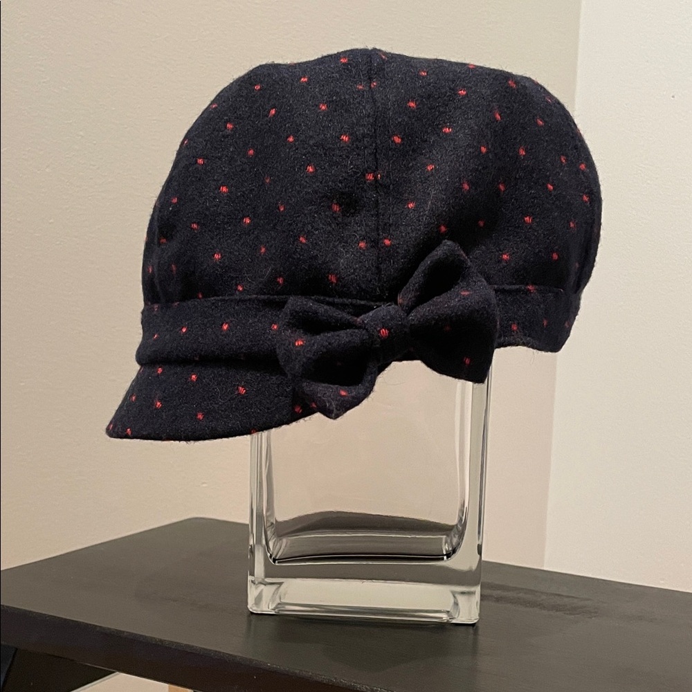 NWOT Navy Blue Polka Dot Newsboy Cap With Bow
